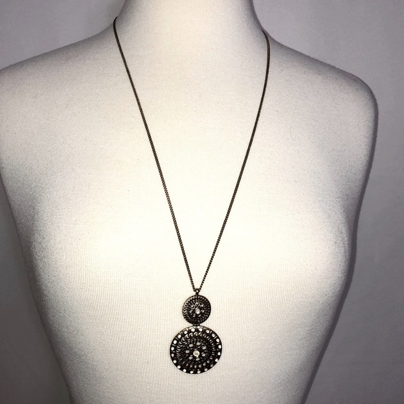 Lucky Brand necklace in Gold. - Picture 2 of 3